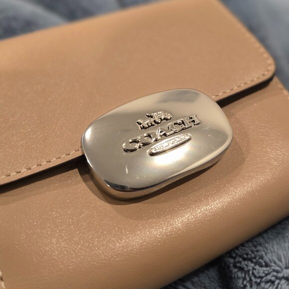 Coach Handbags - Coach Eliza small wallet